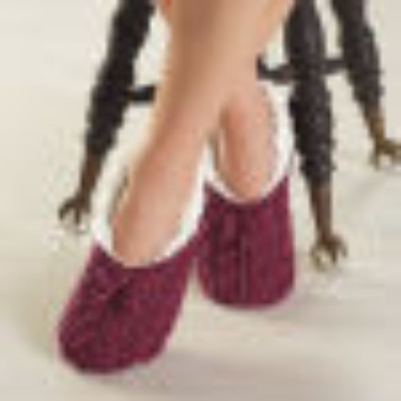 ❄️🔷PEMBROOK SOFT SHERPA CABLE-KNIT SLIPPERS - Picture 2 of 8